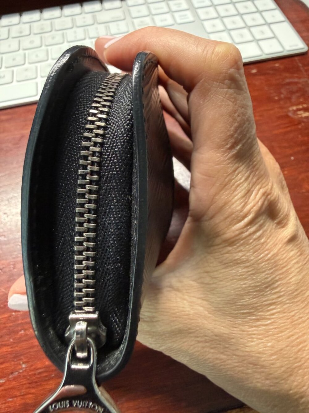 Authentic Louis Vuitton Black Coin Purse - Picture 8 of 9